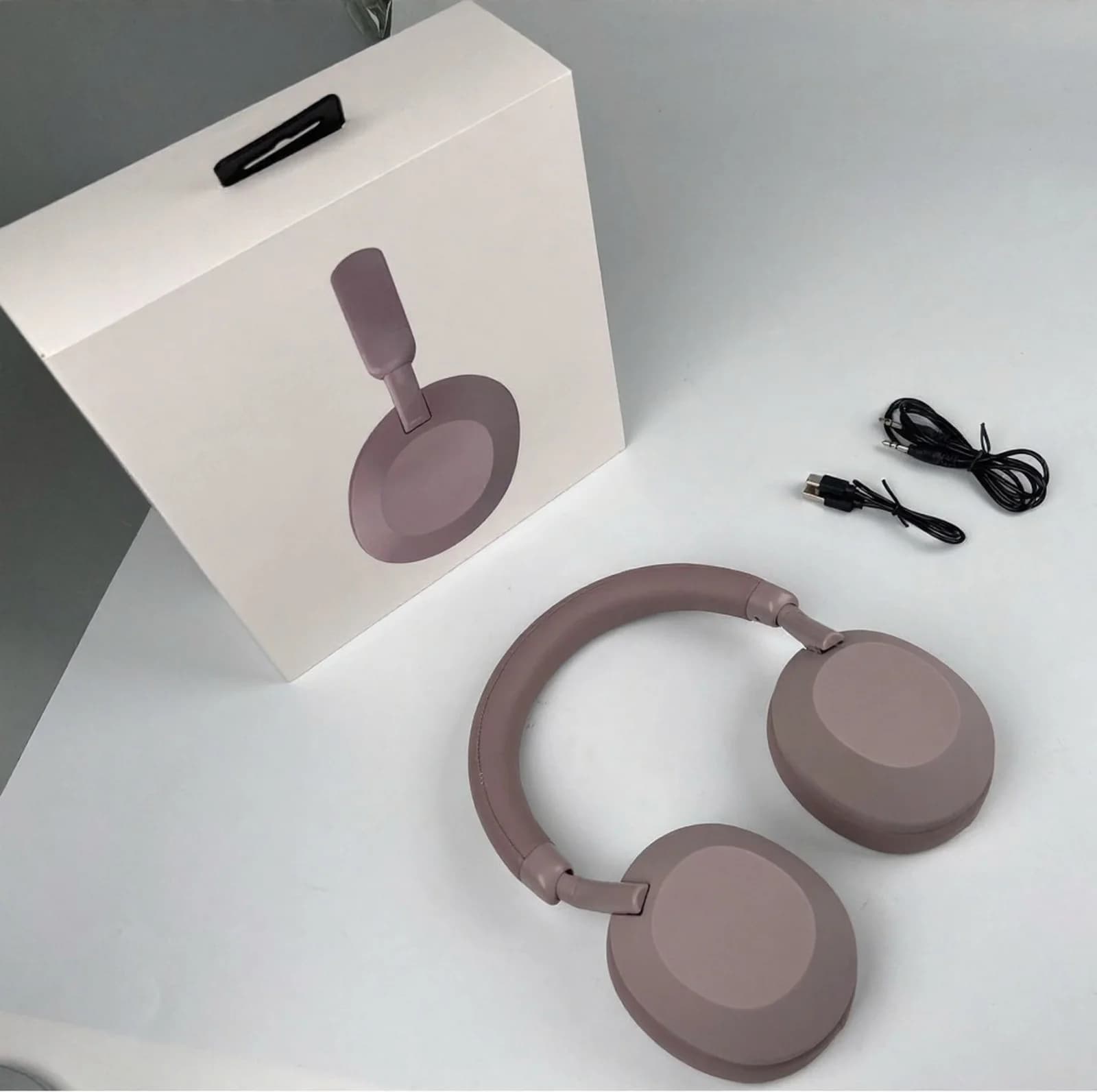 Беспроводные Bluetooth-наушники накладные с активным шумоподавлением и стереозвуком