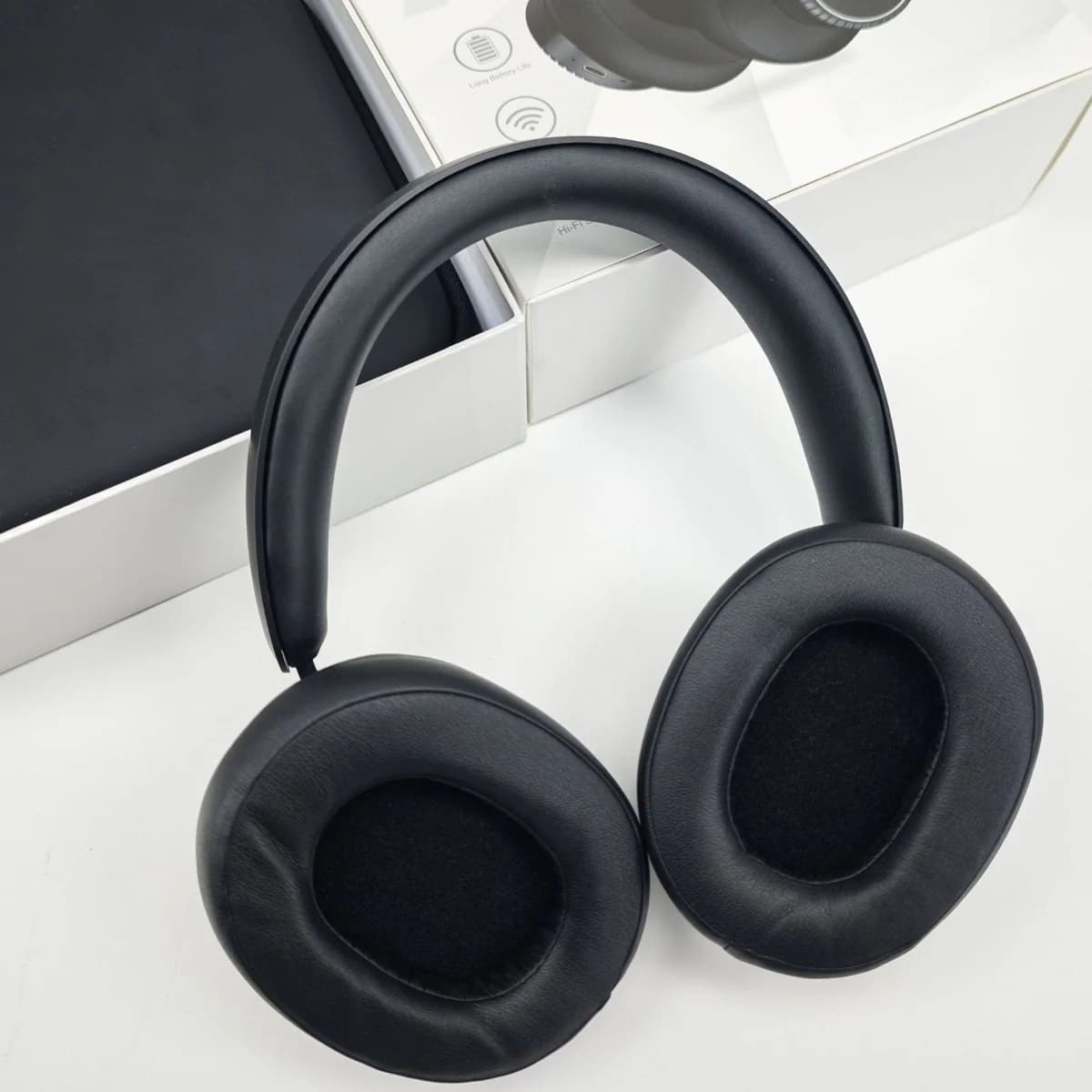 Накладные беспроводные Bluetooth-наушники с шумоподавлением и чехлом