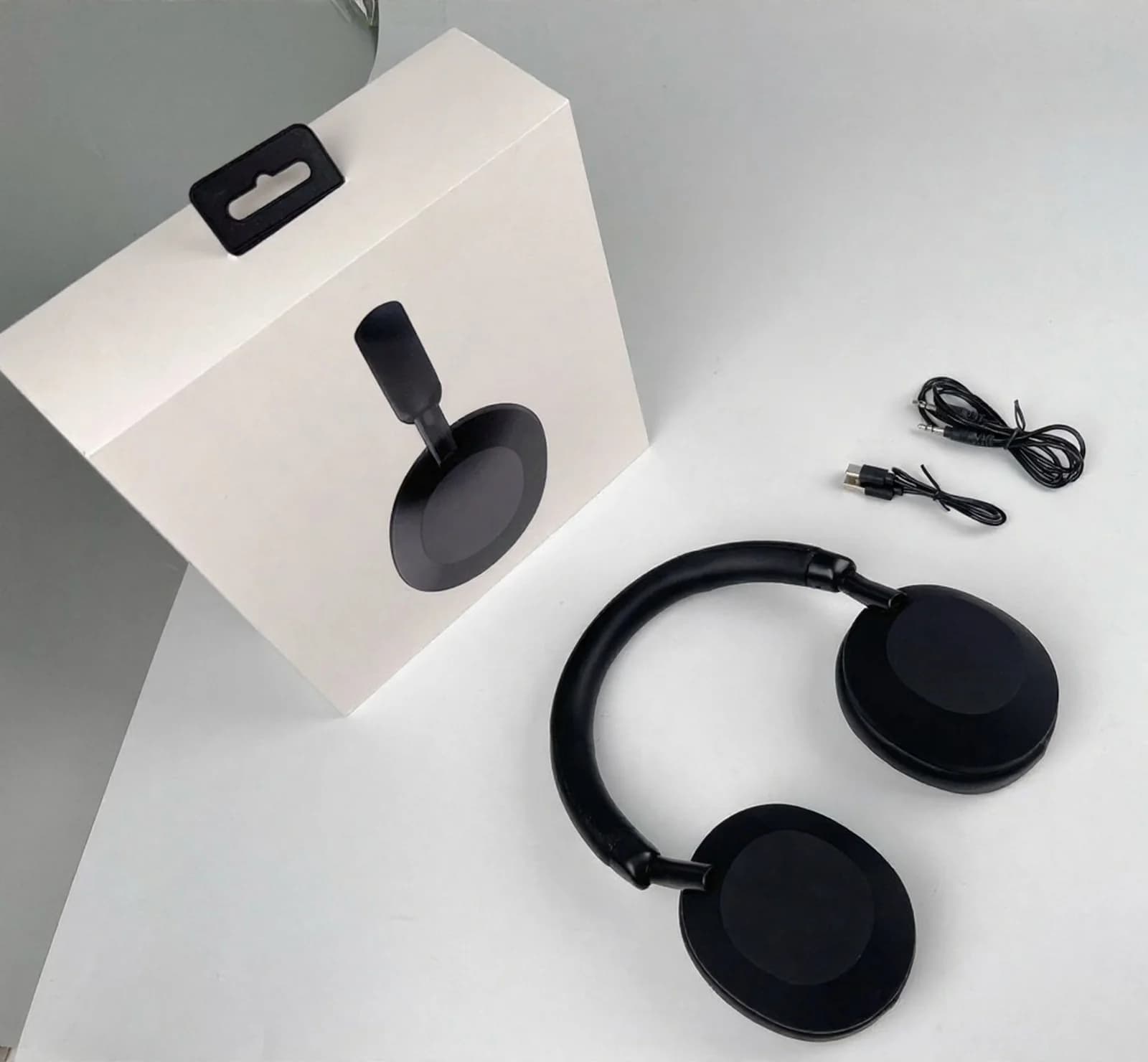 Беспроводные Bluetooth-наушники накладные с активным шумоподавлением и стереозвуком