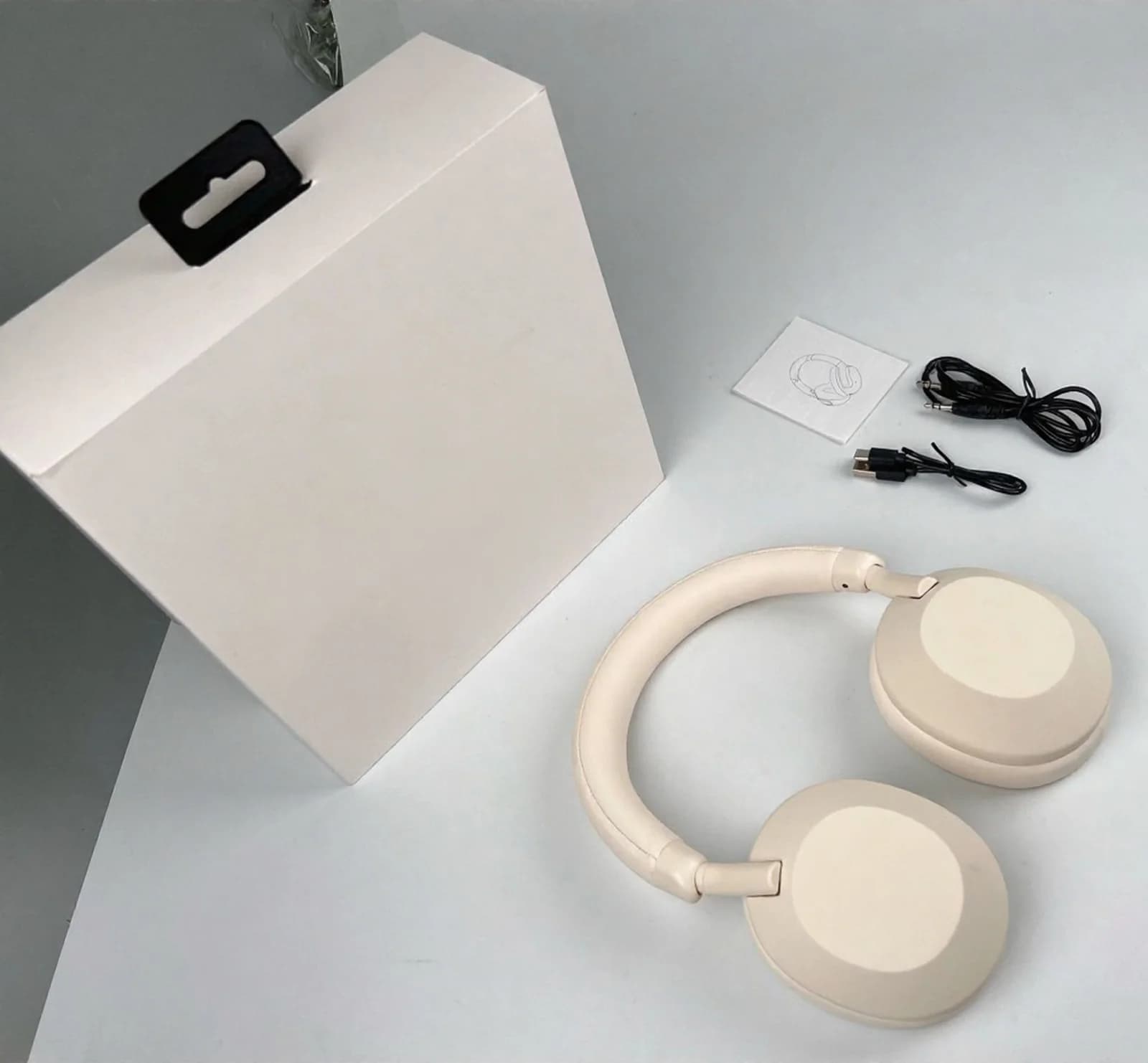 Беспроводные Bluetooth-наушники накладные с активным шумоподавлением и стереозвуком