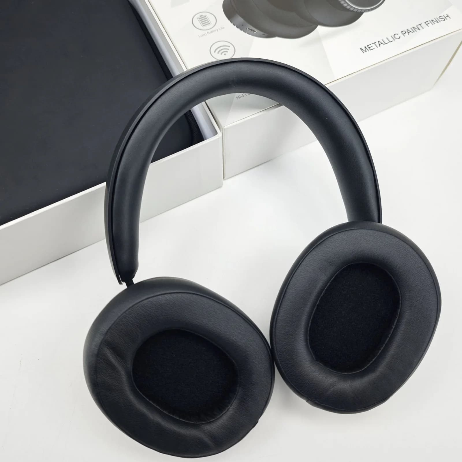 Накладные беспроводные Bluetooth-наушники с шумоподавлением и чехлом
